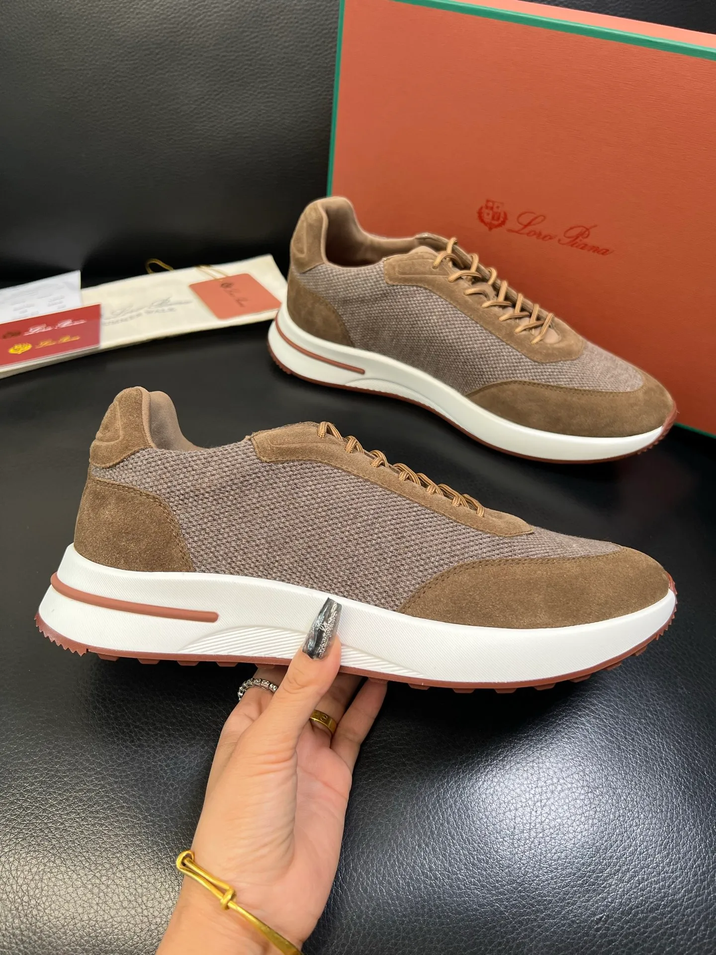 Men's shoes 💰740 Loro Men's shoes 💰iana High-quality top crafts Noyo Piana New product counter synchronized with original factory configuration, uppers imported from Italy cowhide fabric, high-quality splicing technology, soles: original soles specially provided by the original factory, exclusive movable molded soles super comfortable, original factory and single goods, welcome to compare, code number 39-44 (order 38 45 46)